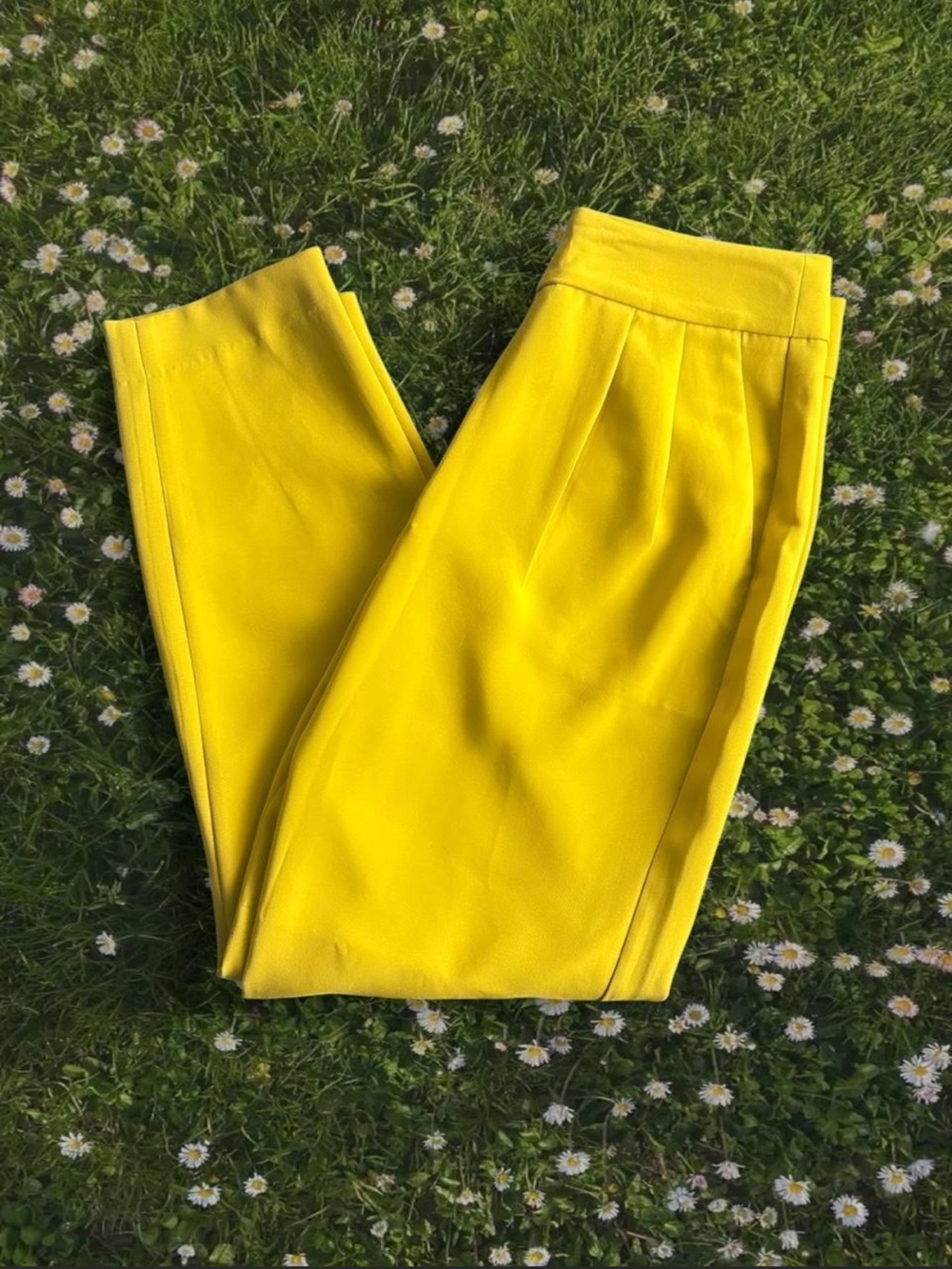 Express Bold Bright Yellow High-Waist Pleated Ankle Trousers